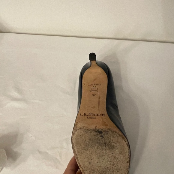 LK Bennett Floret Blue Patent Leather Pump -  size 6.5 (37) - Picture 7 of 8